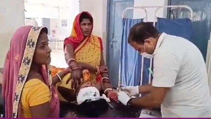 पूर्णिया: स्मैक पीने का विरोध करने पर बदमाशों ने आधा दर्जन महिलाओं को पीटा, देखें वीडियो