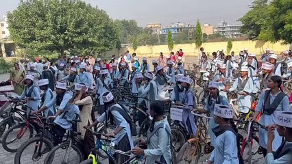 मतदान प्रतिशत बढ़ाने निकाली साइकिल रैली, देखें वीडियो