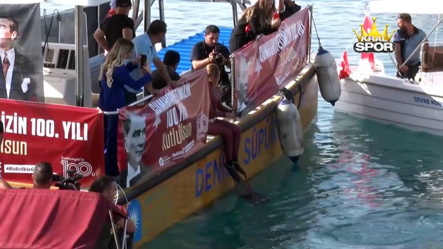 Şahika Ercümen'den 100'üncü yıla özel dalış