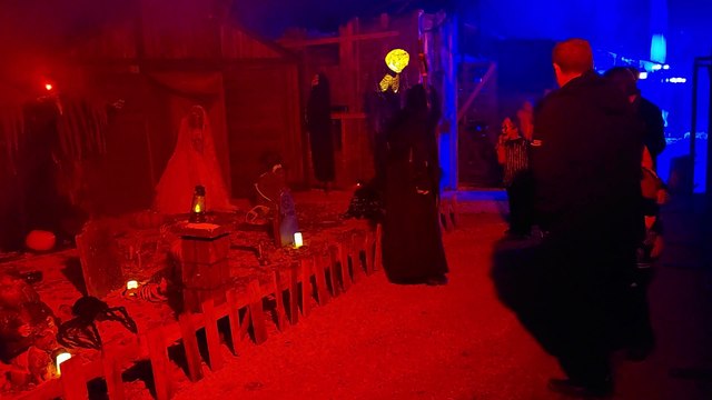 Halloween : Le Manoir de Comps - Visite du cimetière du manoir