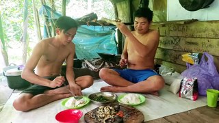 masak kodok lagi langsung mukbang di pondok tengah hutan