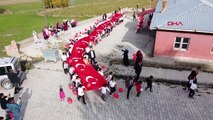 Özalp İlçesinde İlkokul Öğrencileri Cumhuriyet'in 100. Yılını Kutladı