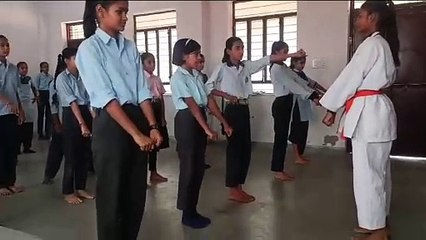 बच्चों को अच्छे व बुरे स्पर्श में अंतर समझाया