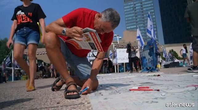 Israele, le famiglie degli ostaggi manifestano per chiedere risposte