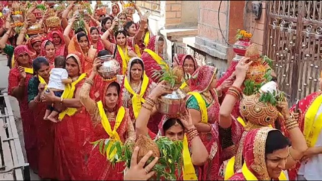 महाराजा अजमीढ़ की जयंती पर शोभायात्रा की झाकियों को देखने उमड़ा शहर
