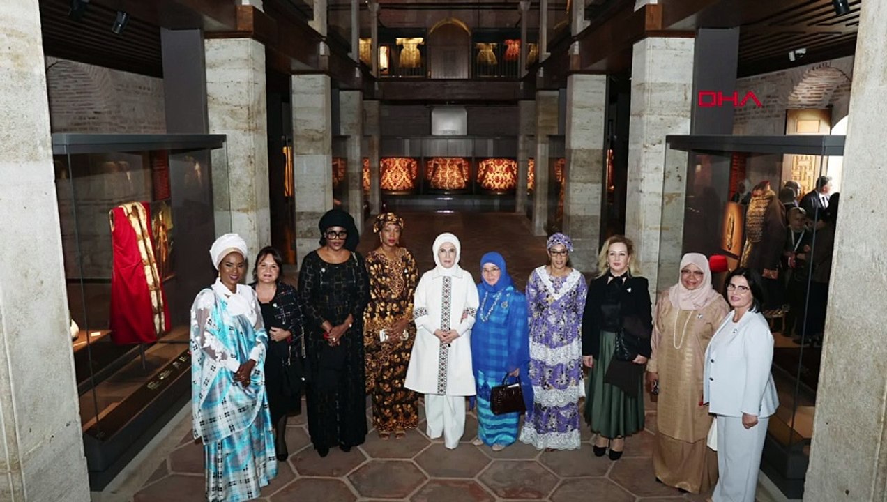 ISTANBUL-EMINE ERDOĞAN A VISITÉ LE PALAIS DE TOPKAPI AVEC L'ÉPOUSE DES CHEFS D'ÉTAT