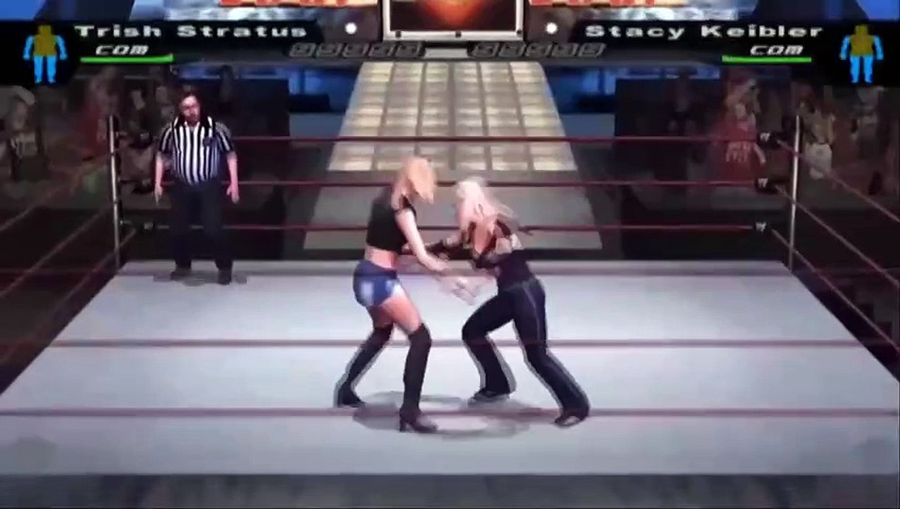 Trish Stratus vs Stacy Keibler