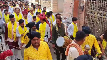 शोभायात्रा में शेर पर सवार होकर निकली महाशक्ति रही आकर्षण