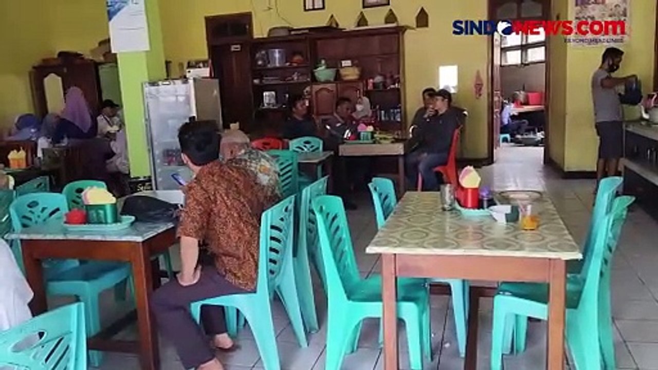 Nenek Pemilik Warung Makan di Cilegon Super Cepat Hitung Tagihan Pelanggan