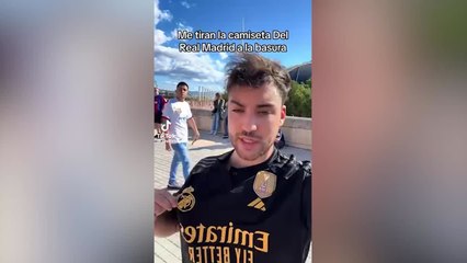 Un aficionado intenta entrar con la camiseta del Madrid a Montjuic y se la tiran a la basura