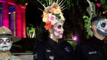 Policías de Guadalajara se visten de catrines