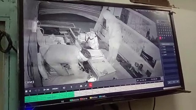 ज्वैलरी शॉप में चोरी : चोरों ने दुकान का शटर तोड़ दिया वारदात को अंजाम, लाखों के आभूषण चोरी