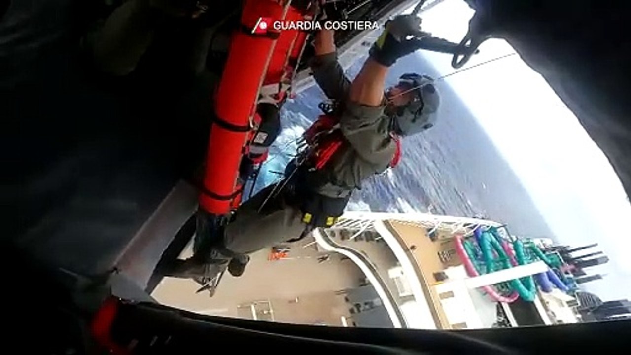 Italia. Salvato in mare aperto passeggero di nave colto da malore - Guardia costiera Cagliari