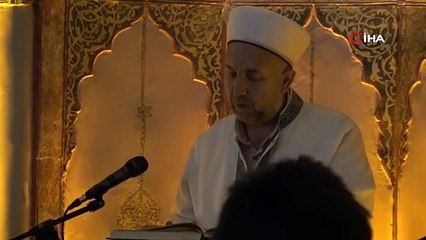 Şehitler için dua okuyup çorba dağıttılar