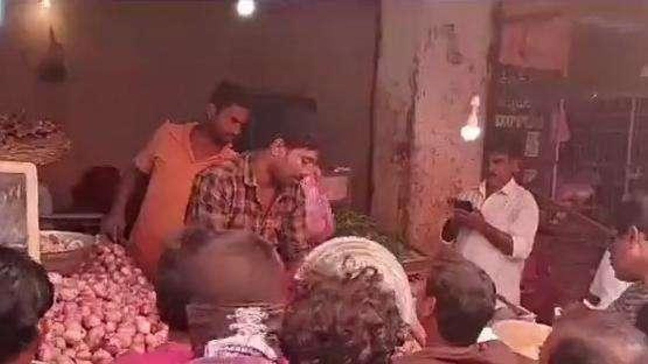 కాకినాడ జిల్లా: భయపెడుతున్న ఉల్లి ధరలు