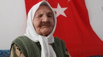 100 yaşındaki Fahriye nine: Gençler bu ülkeye sahip çıksın