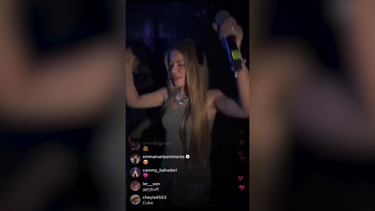 La gran sorpresa de Shakira a Carlos Vives durante su concierto