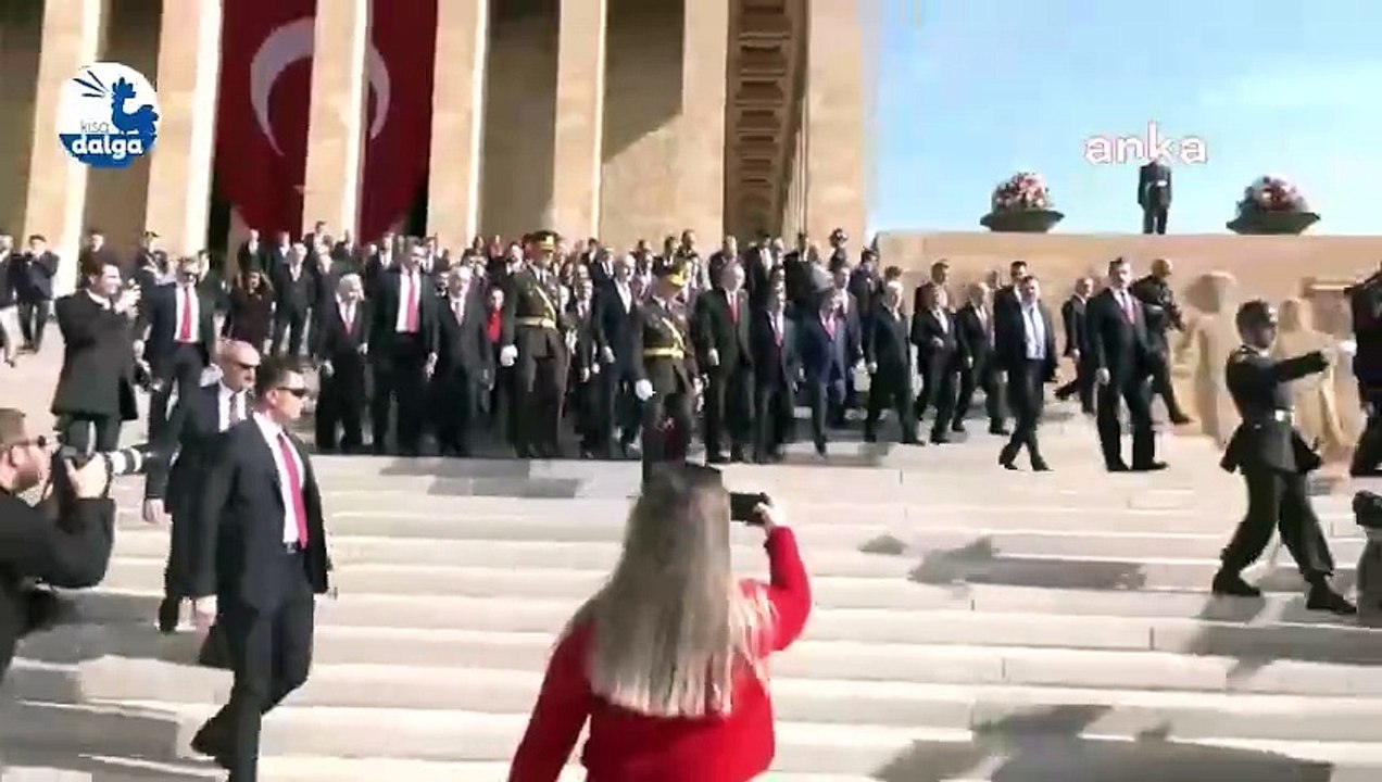 Anıtkabir'de 'her yer Tayyip her yer Erdoğan' sloganı