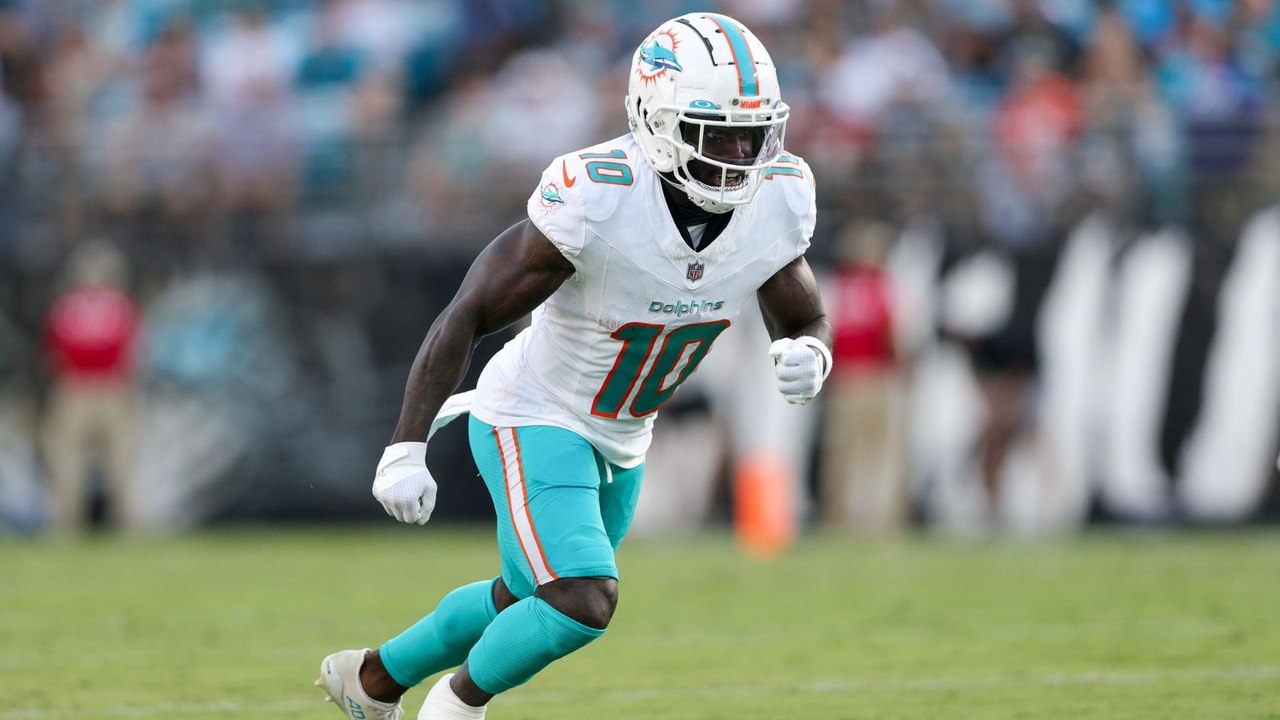 Tyreek Hill: Wise Start? Game Scripts & DFS Lin...