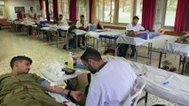 إسرائيليون يتبرعون بالدم قرب الحدود مع لبنان