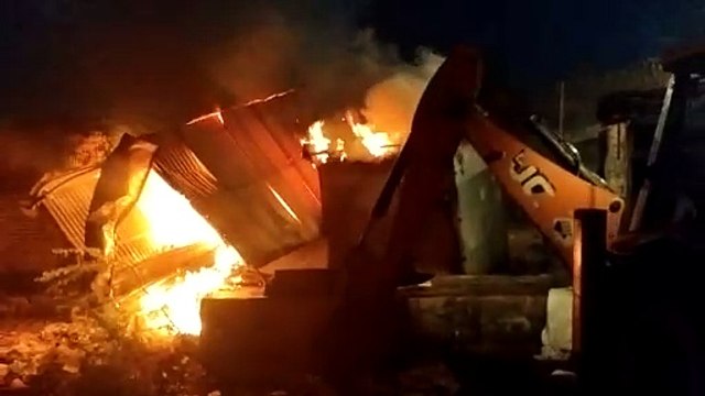 Video: नहीं थम रहा सिलसिला: फिर चिंगारी भडक़ी और अग्निकांड.... हर कोई बेबस