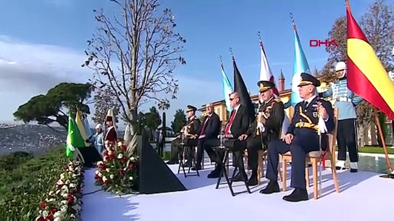 İSTANBUL BOĞAZI'NDA TÜRK DONANMASI COŞKUSU; CUMHURBAŞKANI ERDOĞAN'A ÇİMARİVA SELAMI - 1