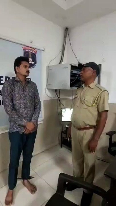 केजरीवाल की पार्टी ने जिसको विधानसभा चुनाव में प्रत्याशी बनाया, चौबीस घण्टे में ही पुलिस ने दबोचा