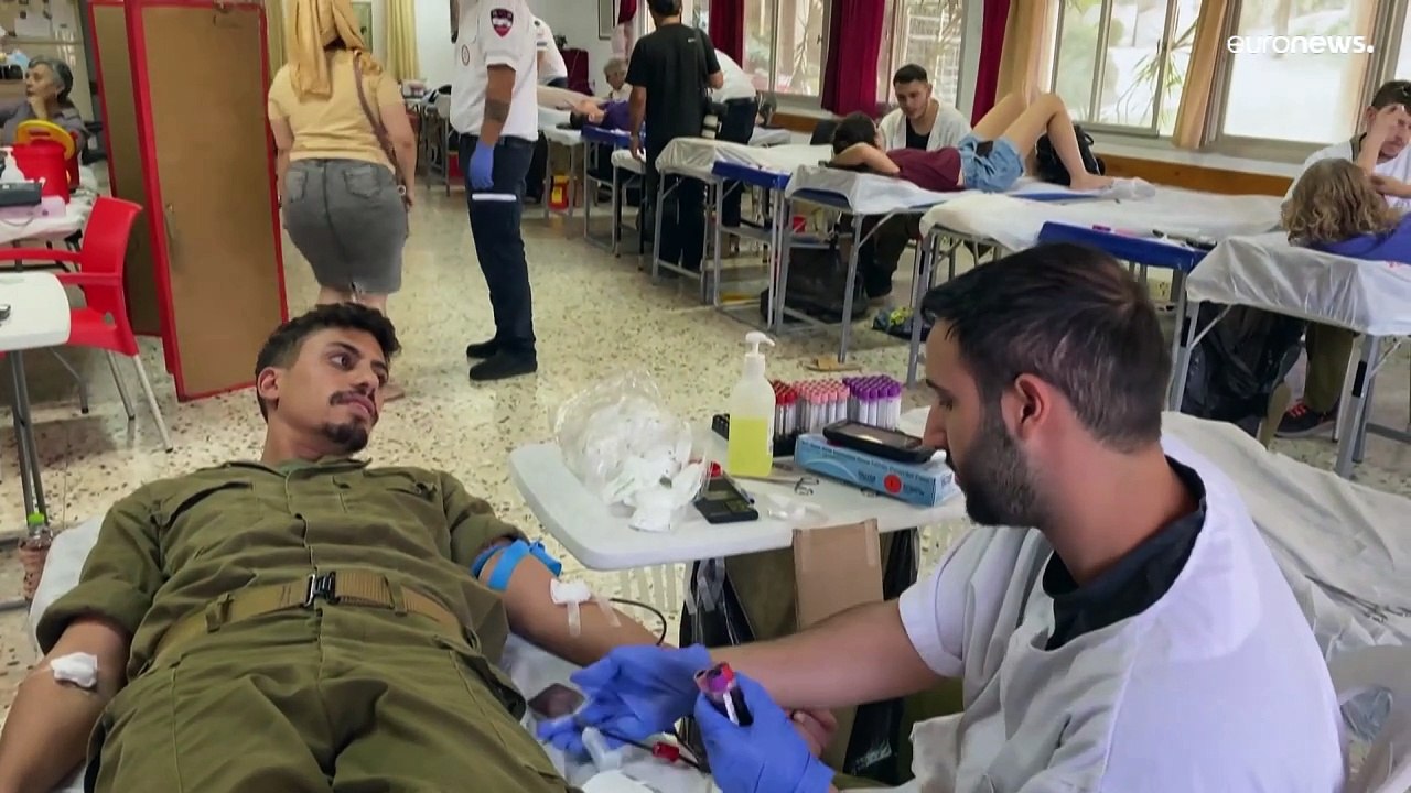 شاهد: في ظل خشية من التصعيد مع حزب الله ... إسرائيليون يتبرعون بالدم على الحدود مع لبنان