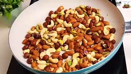 حلويات العيدتحلية فخمة بالشوكولاتة والمكسرات بطريقة سهلة وسريعة والطعم  ولا اروع