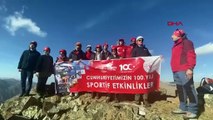 Les membres du club d'alpinisme Kaçkar ont escaladé le mont Ovit