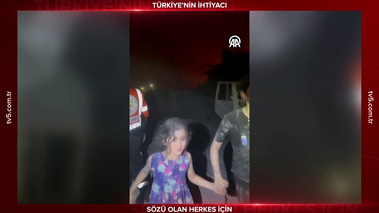 Gazze'de gece karanlığında yaşanan can pazarı kameraya yansıdı
