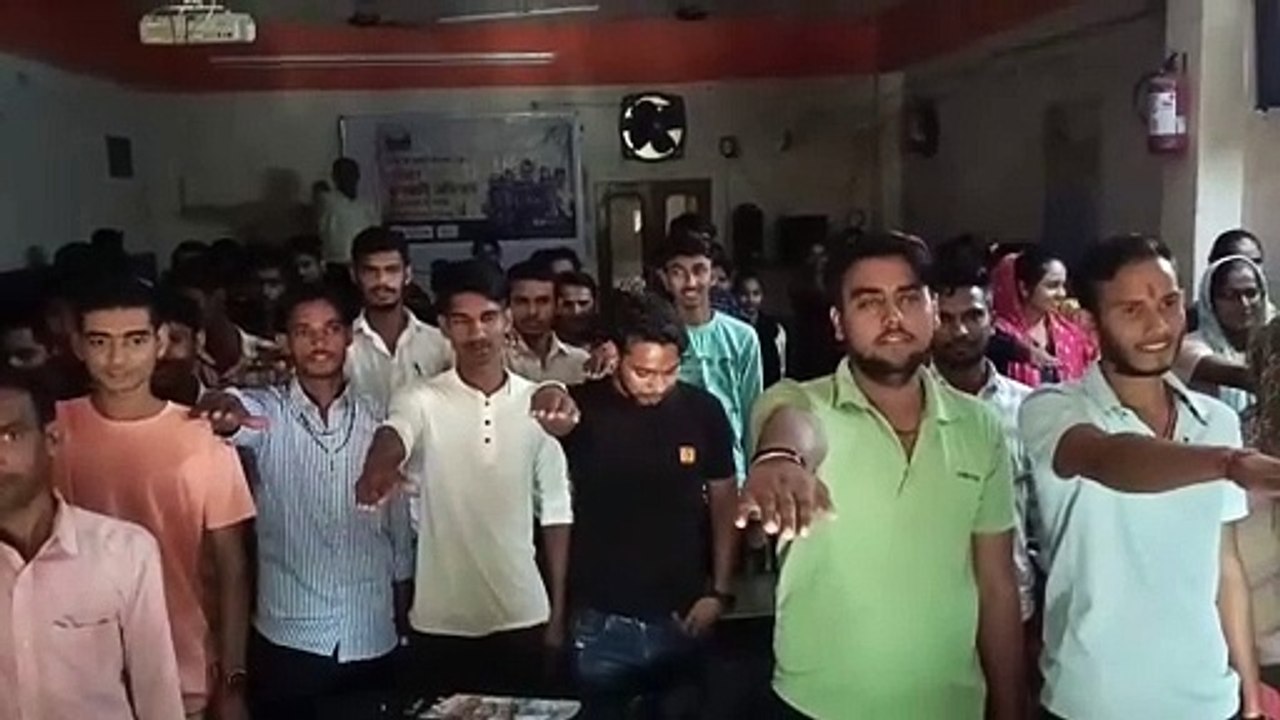 जागो जनमत अभियान : विद्यार्थियों को दिलाई स्वच्छ मतदान की शपथ .... देखें वीडियो ....