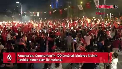 Cumhuriyet'in 100. yılına fener alaylı kutlama