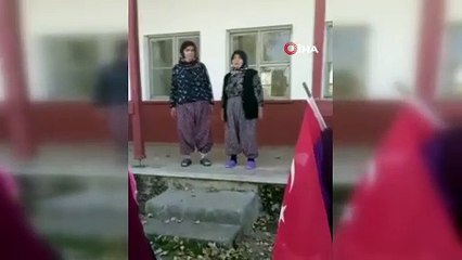 Köylerinde çocuk olmayınca Cumhuriyet'in 100. yılını ezberledikleri şiirlerle kutladılar