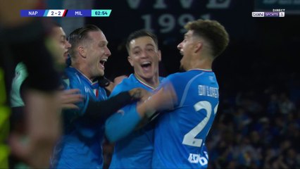 Serie A : Raspadori plante un coup franc surpuissant, Naples égalise contre Milan