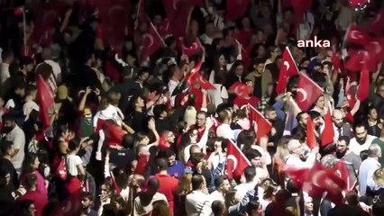 İzmir'de Cumhuriyet'in 100. Yılı Fener Alayı ile Kutlandı