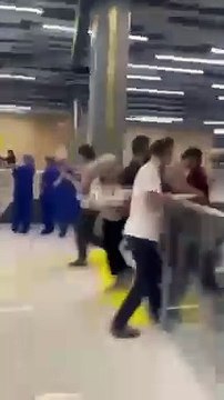 Guerre contre le Hamas : Au Daghestan, des dizaines de personnes ont pénétré cette nuit sur le tarmac d'un aéroport pour prendre en chasse les passagers juifs d'un avion en provenance d'Israël