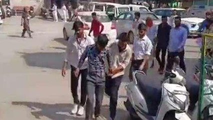 अलवर: अस्पताल में बुर्जुग की जेब काटते रंगे हाथ पकड़ा पॉकेट मार, फिर देखिए VIDEO