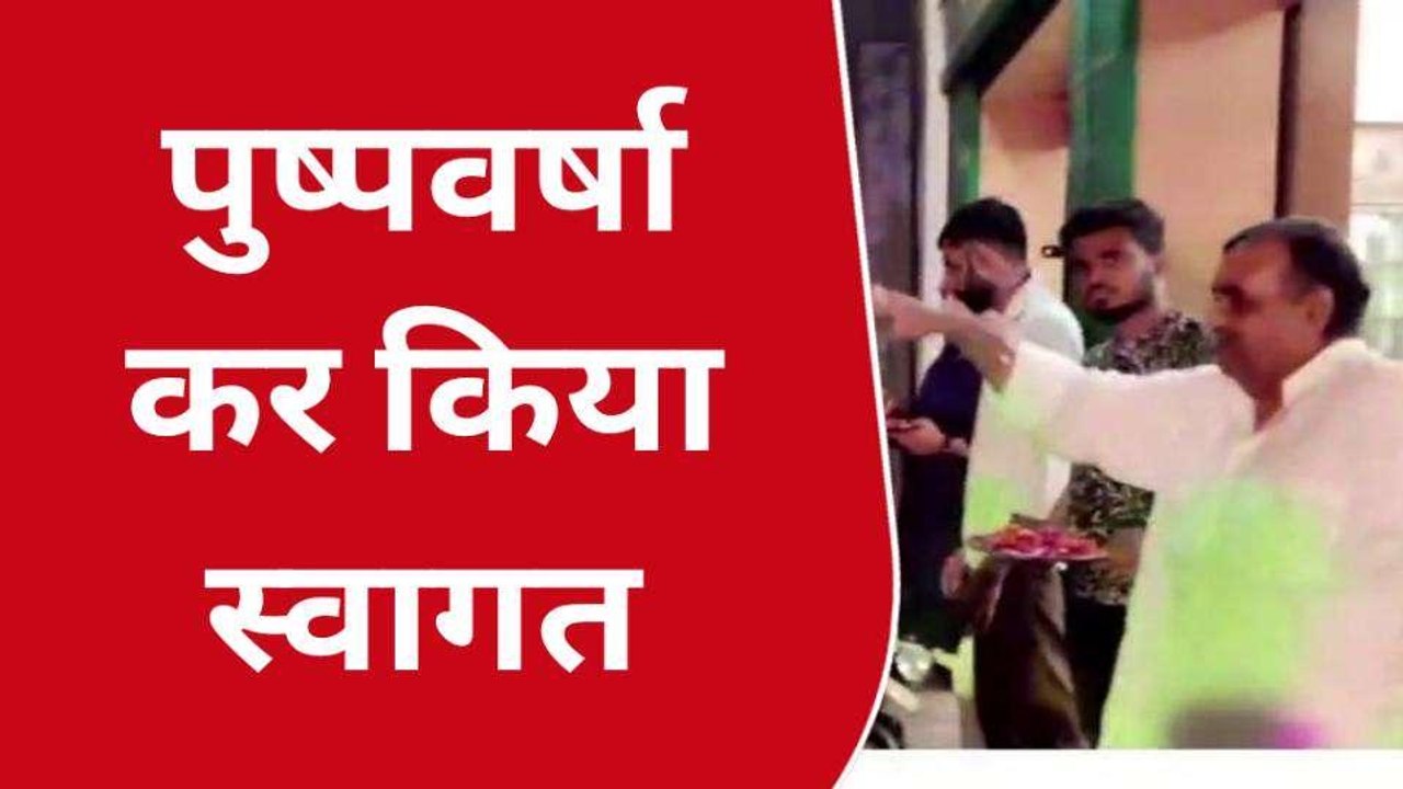 बिजनौरःनगर में महर्षि वाल्मीकि जयंती पर निकाला गया ऐतिहासिक जुलूस