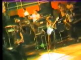 Johnny Hallyday chante Mon p'tit Loup et Whole Lotta Shakin' Goin' On (18.07.1983)
