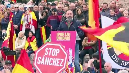 Abascal advierte a Sánchez de las consecuencias de romper la Constitución