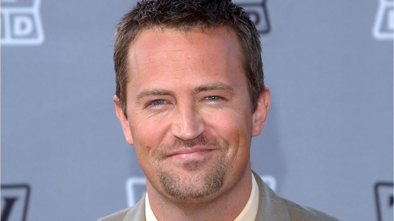 Mort de Matthew Perry (Friends) : La théorie inattendue de Lisa Kudrow au sujet du décès de son ami