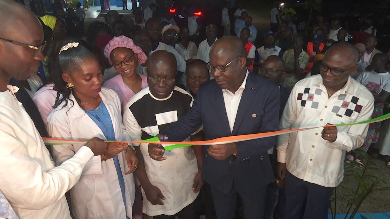Pierre Dimba, président du Conseil régional de l’Agnéby-Tiassa, inaugure des infrastructures dans la région