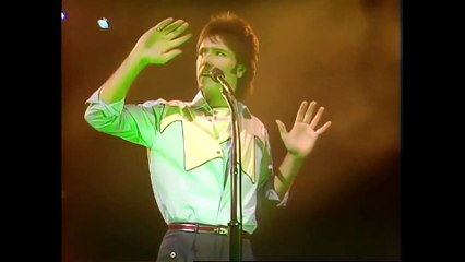 GREEN LIGHT by Cliff Richard - live performance 1982