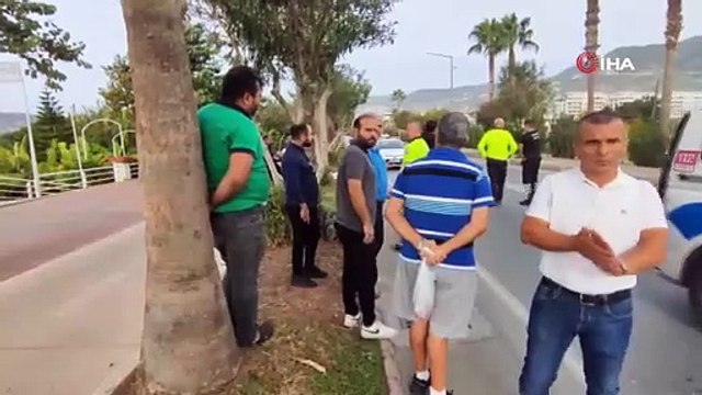 Kontrolden çıkıp halk otobüsünün altında kalan motosiklet sürücüsü hayatını kaybetti