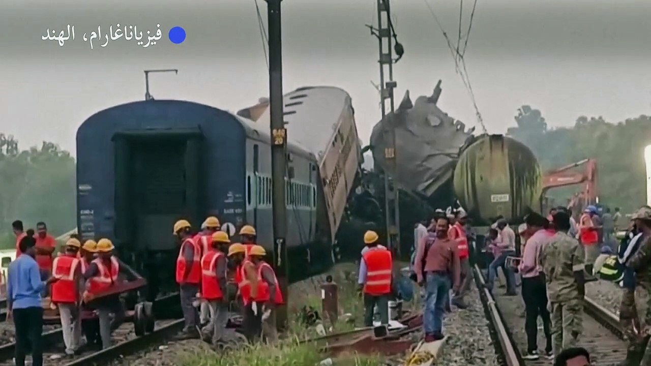 13 قتيلاً في حادث اصطدام بين قطارين في جنوب شرق...