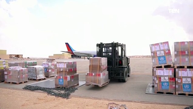 الهلال الأحمر المصري يسلم نظيره الفلسطيني الدفعة السابعة من المساعدات الانسانية العاجلة من معبر رفح