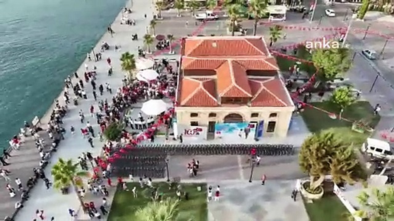 Çeşme Belediyesi Cumhuriyet'in 100. Yılını Kutladı