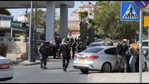 Accoltellato agente a Gerusalemme, la polizia uccide l'assalitore