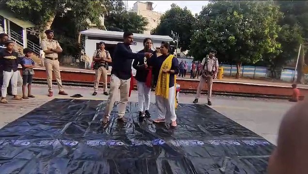 नुक्कड़ नाटक के जरिए देंगे रेल संपत्ति बचाने का संदेश